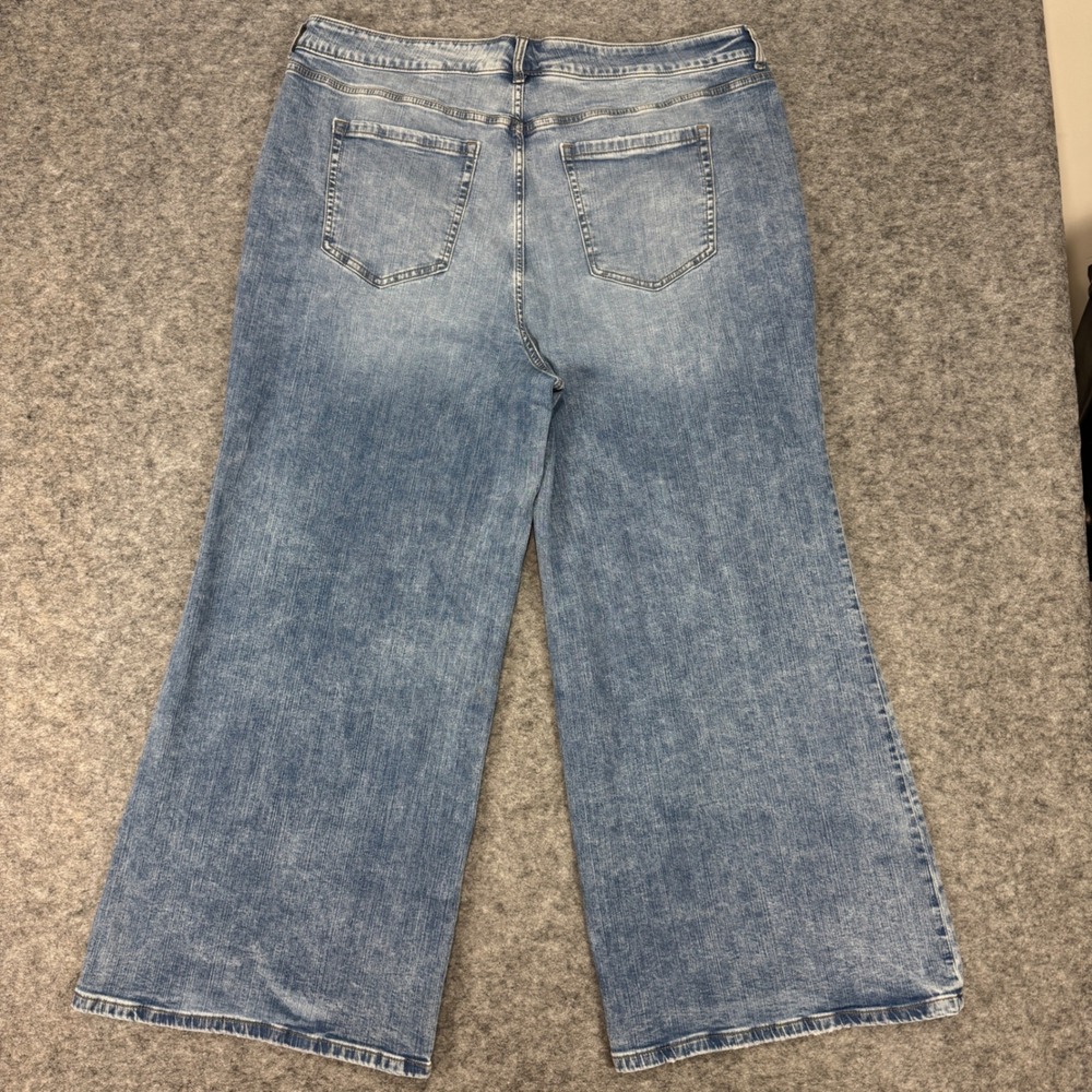 Torrid High-Rise Baggy Wide Leg Jeans Light Wash Blue Denim 20R 43865785 - Picture 3 of 11